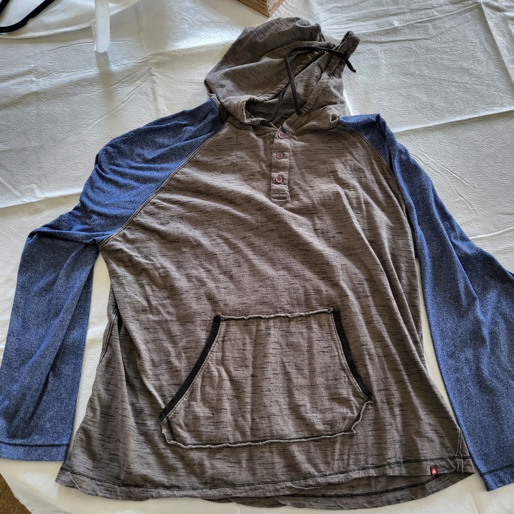 Airwalk lightweight pull over hoody